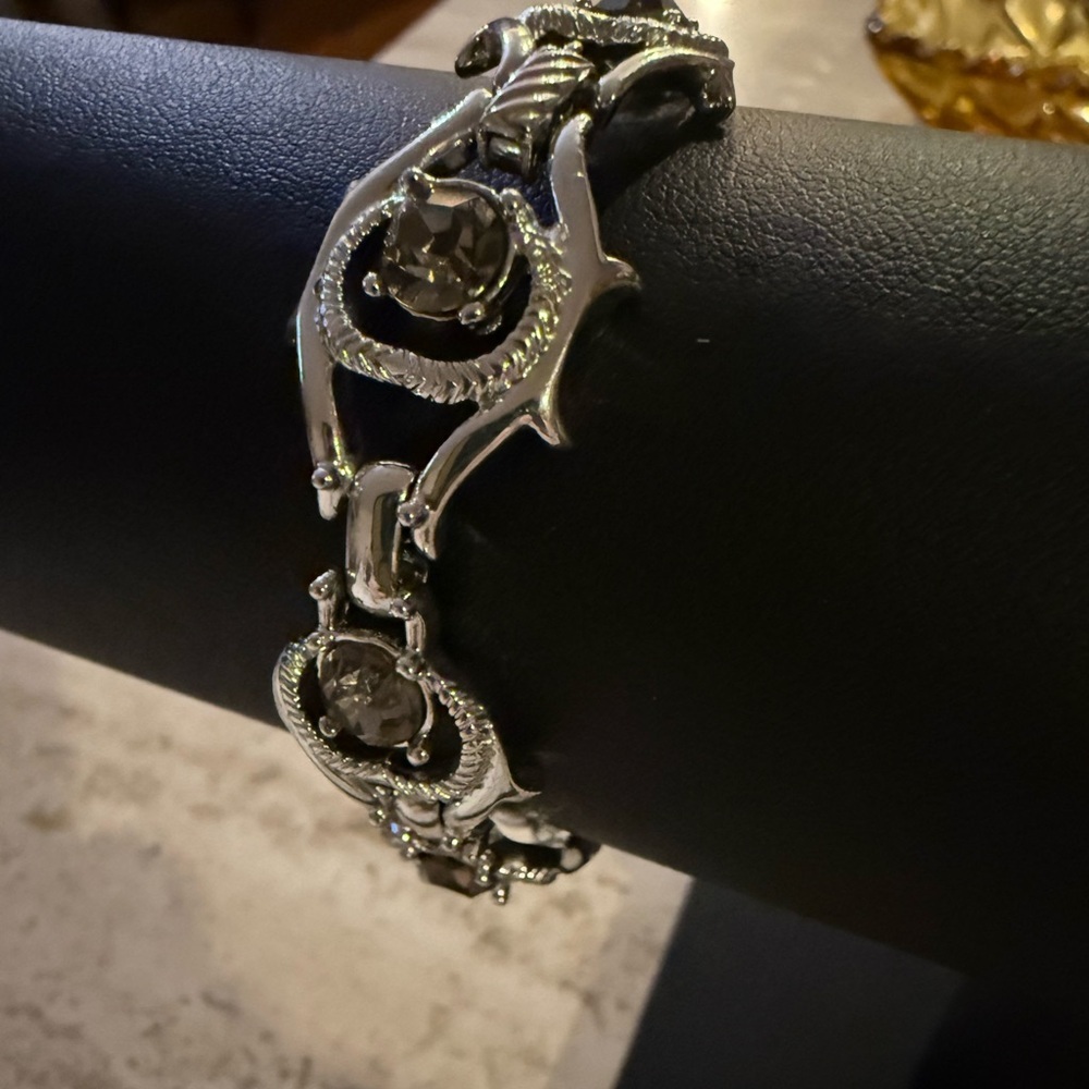 Sarah Coventry Gorgeous 7 Inch Vintage Silver Tone Smokey Rhinestone Bracelet